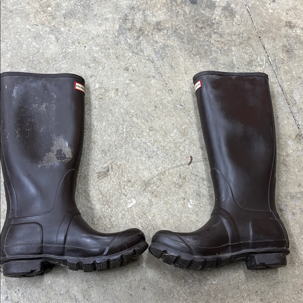 Hunter Dark Brown Tall Gloss Rain Boots - Picture 6 of 11